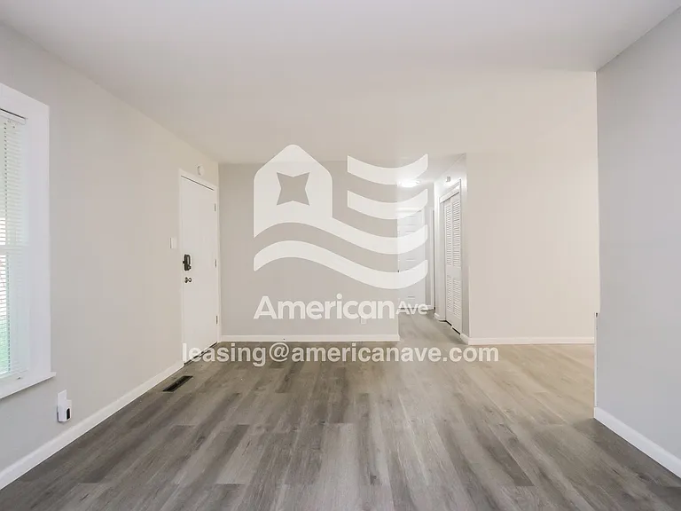 1855199_003_living_room_12830401.jpg