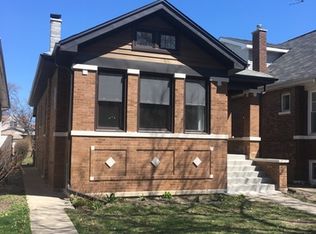 2724 W Gunnison St, Chicago, IL 60625