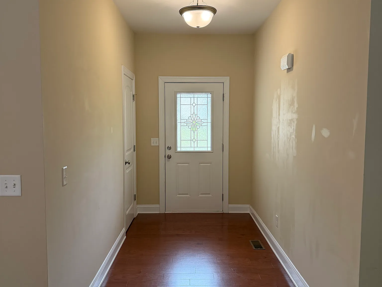 5 bed, 2315 sqft, $2,750 — Photo 3