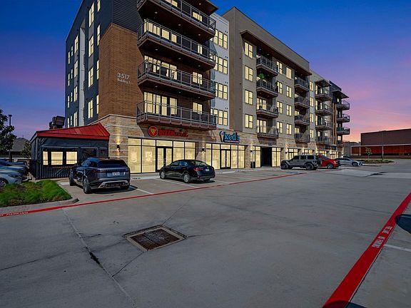 2nd image of 3517 Windhaven Pkwy #1308