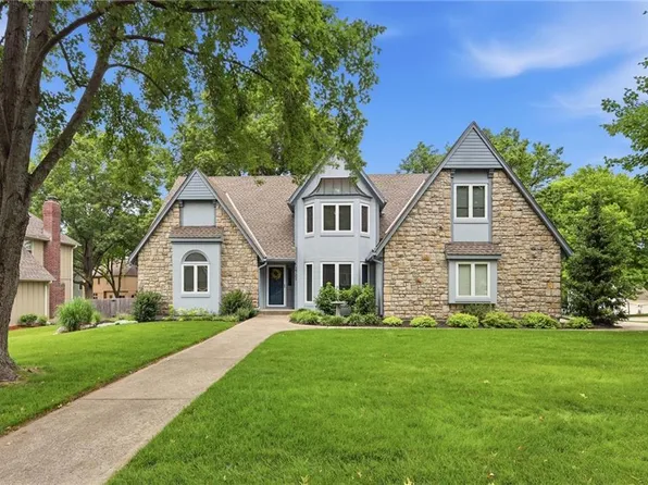 2702 NW Cedar Brk, Lees Summit, MO 64081