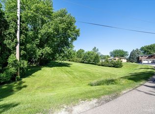 1184 Lady Bird Dr, Somonauk, IL 60552