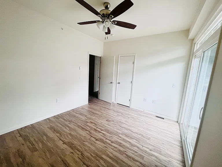University Park Apartments near Cornell University — Photo 900