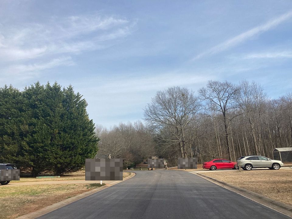 2nd image of 223 Albert Ln