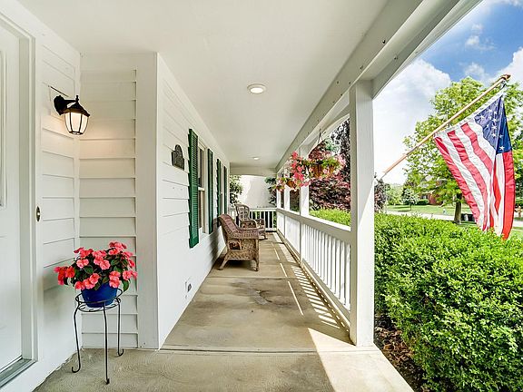 3rd image of 5095 Breckenhurst Dr