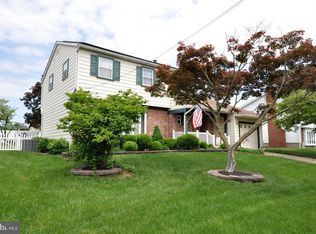 213 Regency Rd, Edgewater Park, NJ 08010