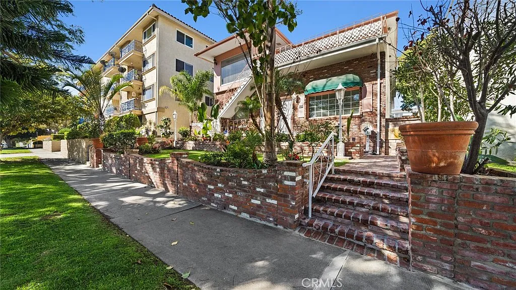 2 bed, 1400 sqft, $2,895 — Photo 2