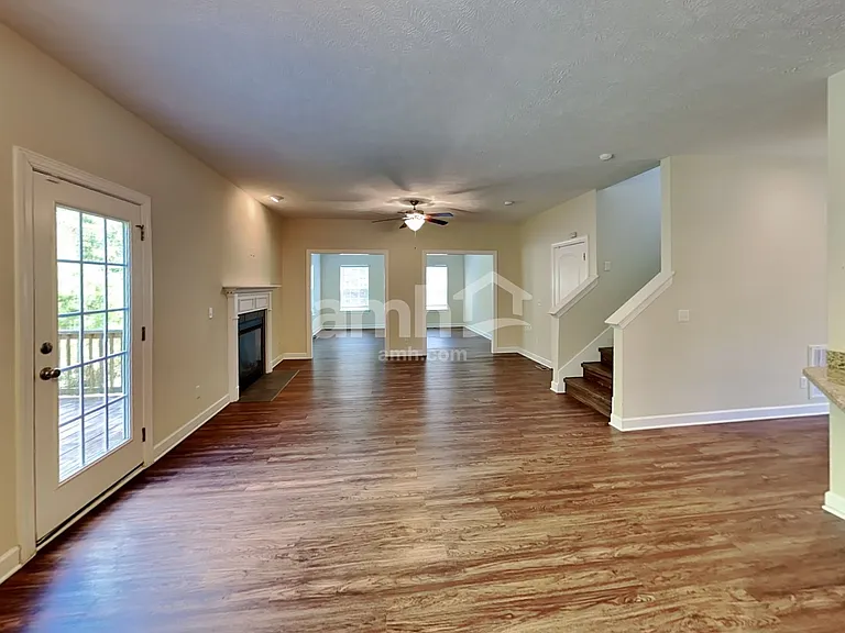 6947 Calderwood Dr — Photo 4
