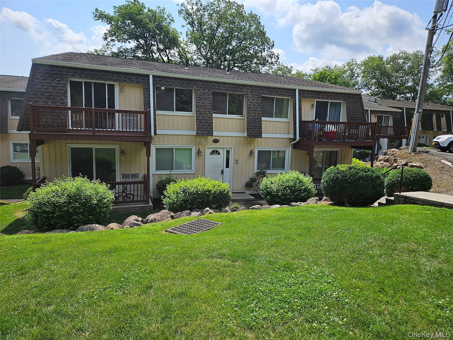 18 Pavilion Ridge Way, Suffern, NY 10901 — Photo 1