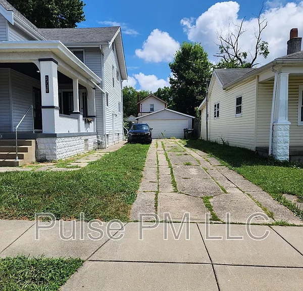 2730 Dakota Ave #B — Photo 3