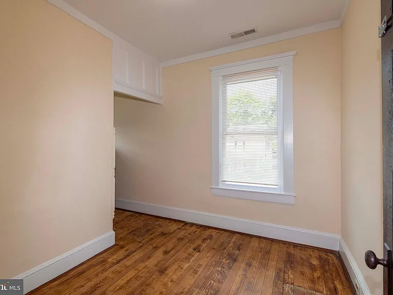 222 W Main St — Photo 47