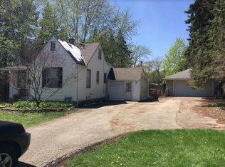 5912 Lee Ave, Downers Grove, IL 60516