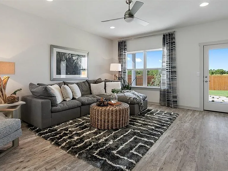 4605 Quarrybank Dr — Photo 6