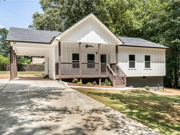 65 Martin St, Carrollton, GA 30117