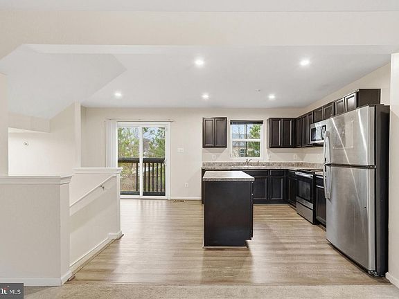 5th image of 46315 Creeping Primrose Ln Unit B