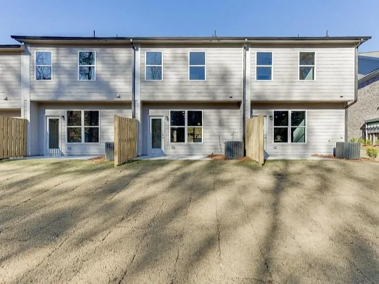 345 Collins Industrial Way — Photo 2