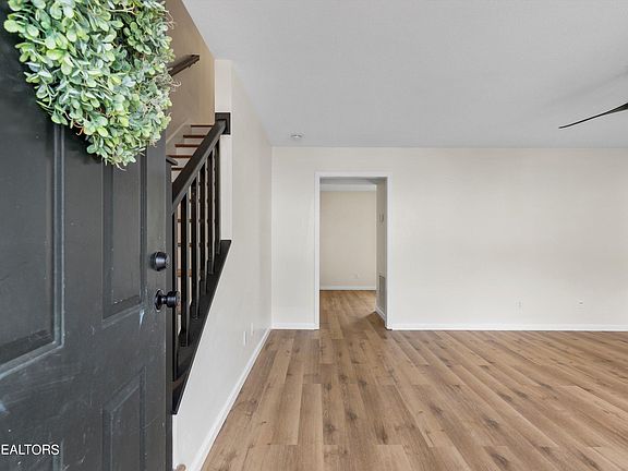 3rd image of 4729 Scepter Way