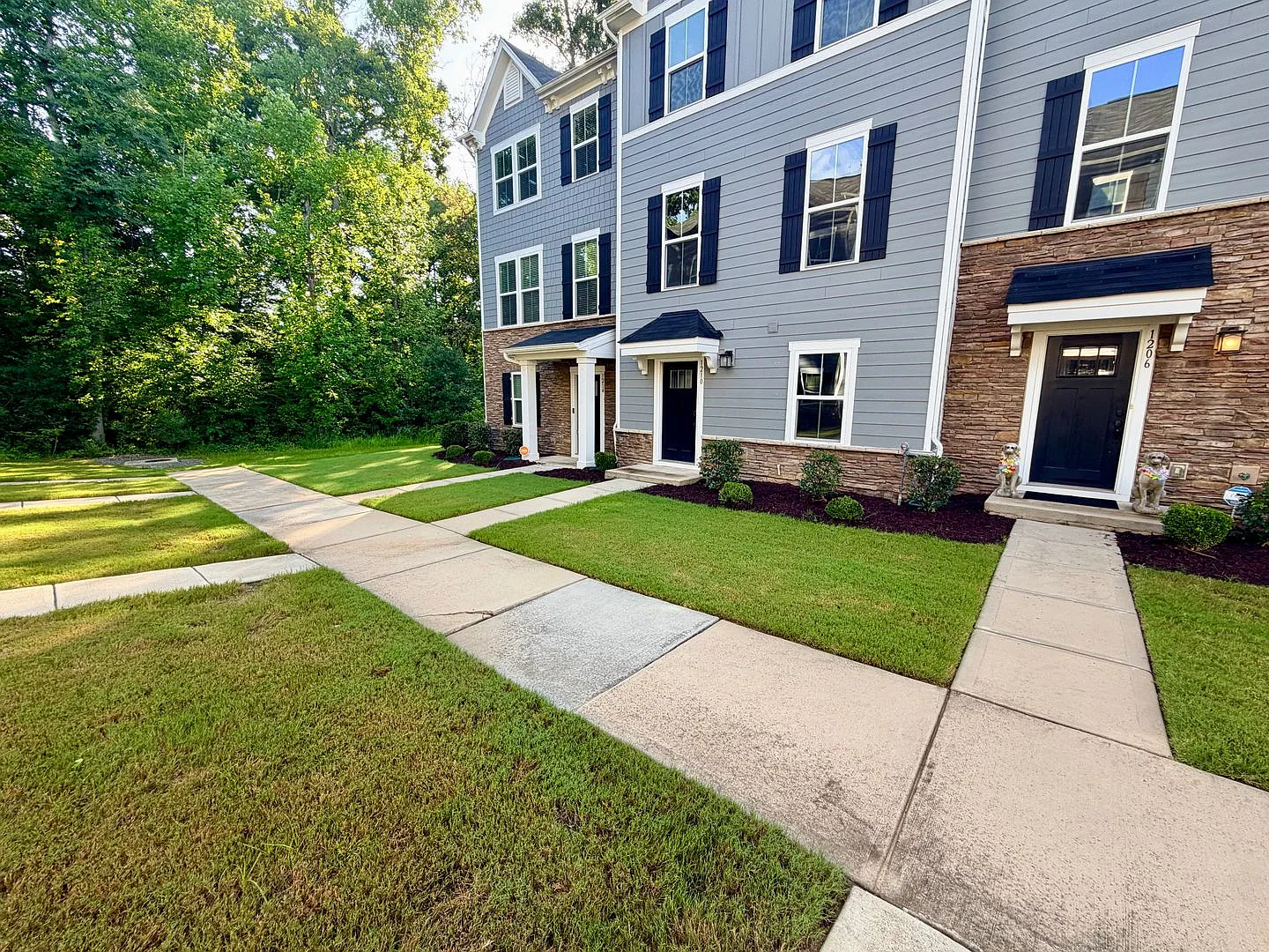 3BR/2.5BA End Unit Townhome — Photo 2