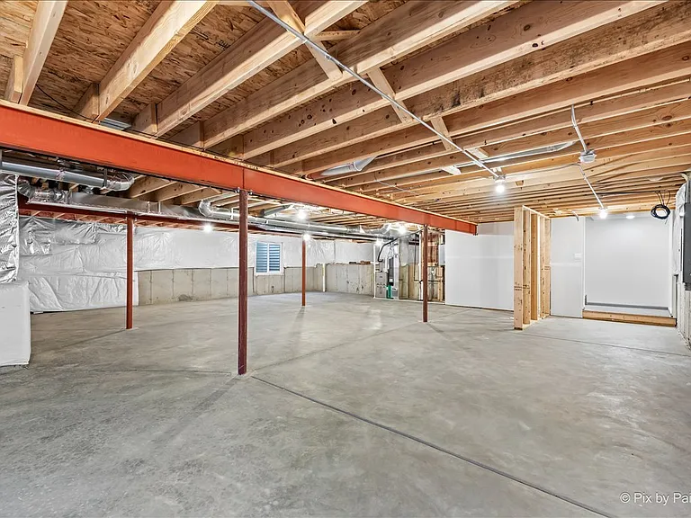 301 Westminster Ct — Photo 29
