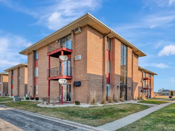 15724 Terrace Dr #1, Oak Forest, IL 60452