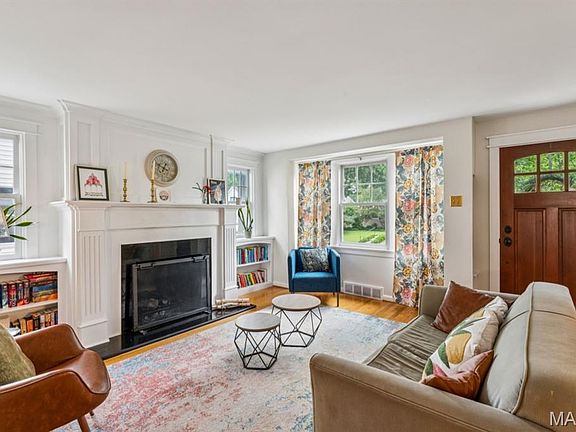 3rd image of 703 Edwin Ave