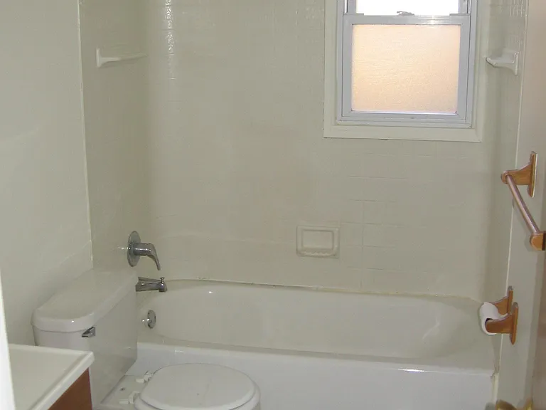 2325 Broadhaven Ave NW — Photo 6