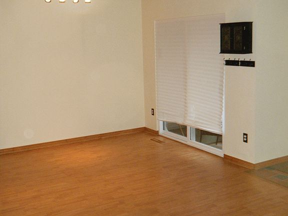 Dining Area, Pergo floors!