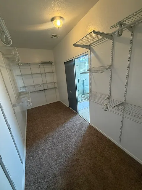 1 bed, 3100 sqft, $1,700 — Photo 4