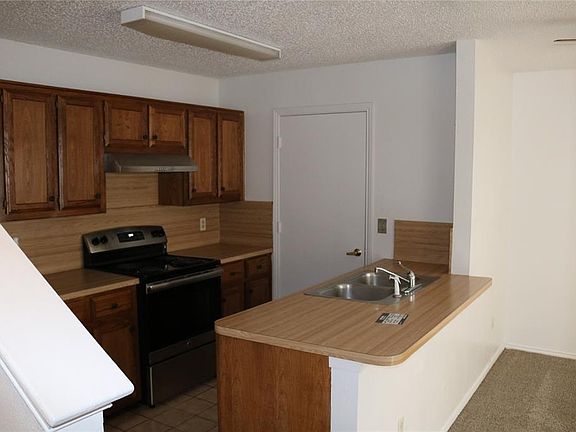 3rd image of 1635 Sunset Village Dr