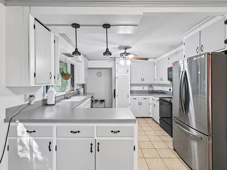 150 Candee Hill Rd — Photo 1