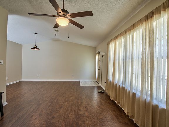 2nd image of 1547 Merry Oaks Ct