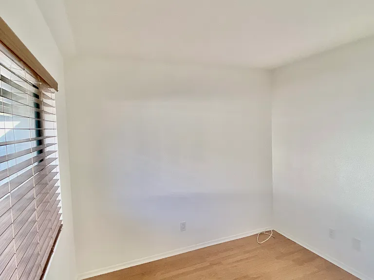 430 W Gutierrez St — Photo 6