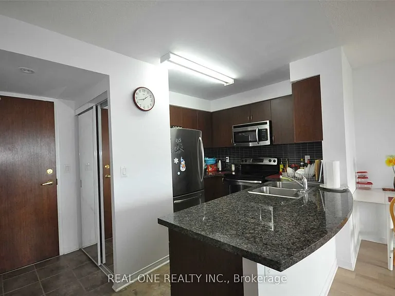 4900 Glen Erin Dr #805 — Photo 4