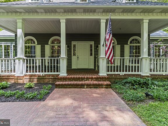 3rd image of 4111 Buck Board Ln