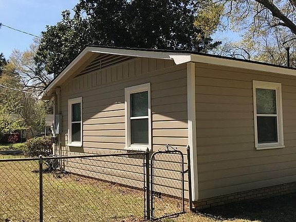 4th image of 3611 Indian Springs Dr
