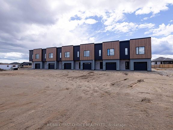 3rd image of 832 Weiler Blvd