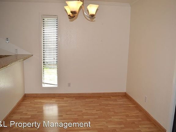 5th image of 122 Cypress Pl
