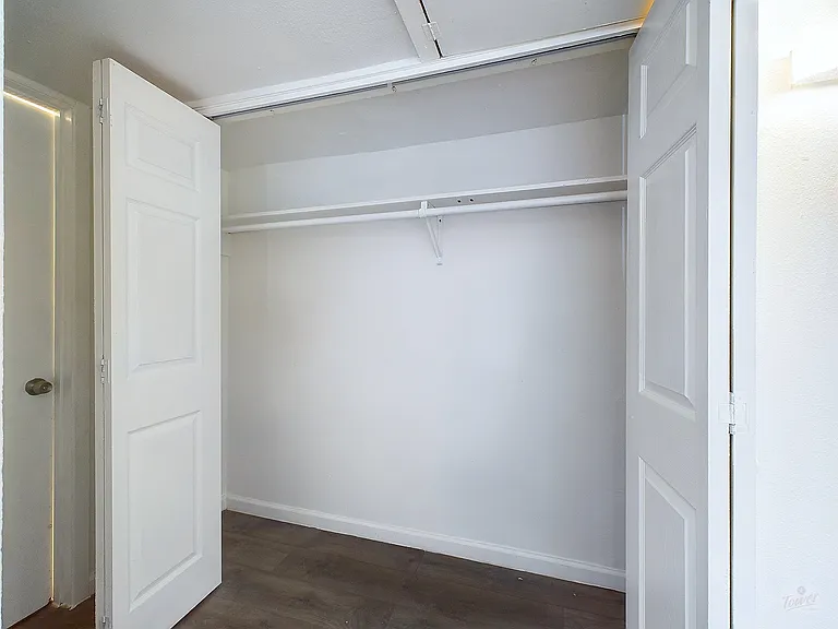 2124 Burton Dr — Photo 16