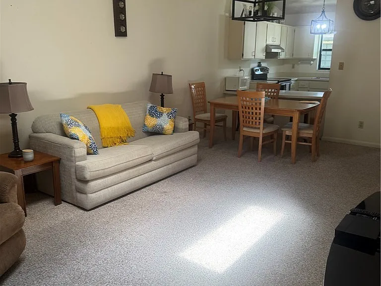 14 Charlton Dr — Photo 11