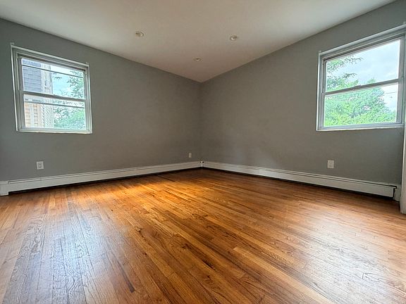 5th image of 257 Desoto Pl APT 1