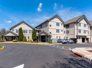 81 Park Edge #2K, Berkeley Heights Twp., NJ 07922
