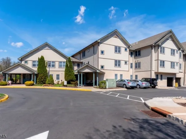 81 Park Edge #2K, Berkeley Heights Twp., NJ 07922