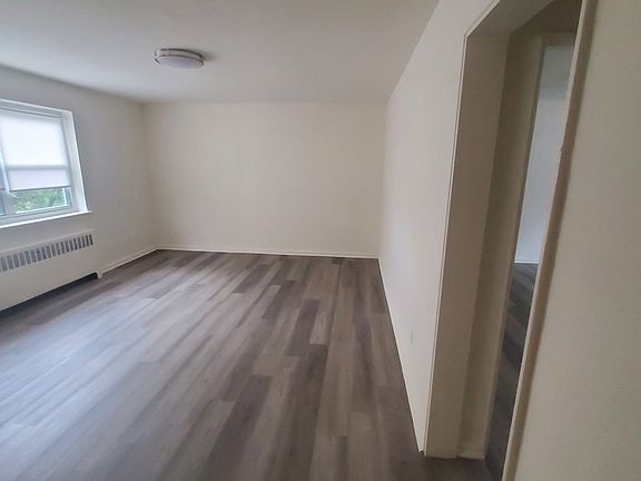 4th image of 475 Howard Ave #B-2