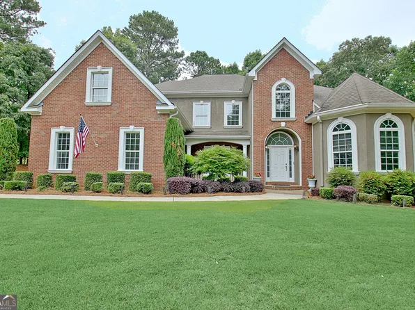 305 Falcon Ridge Dr, Fayetteville, GA 30214