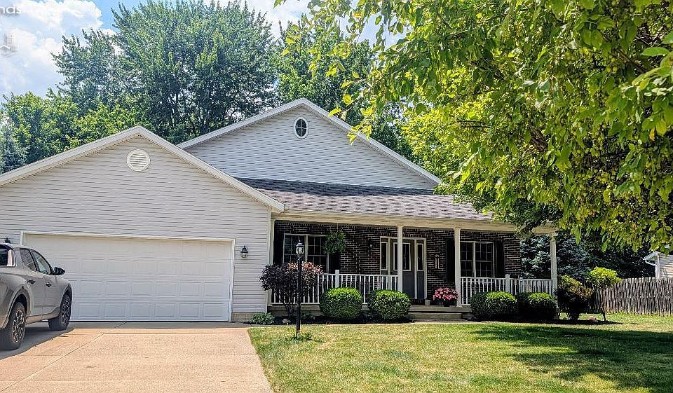 1st image of 4 E Quail Hollow Dr