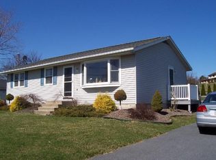 624 Hahn Rd, Nazareth, PA 18064
