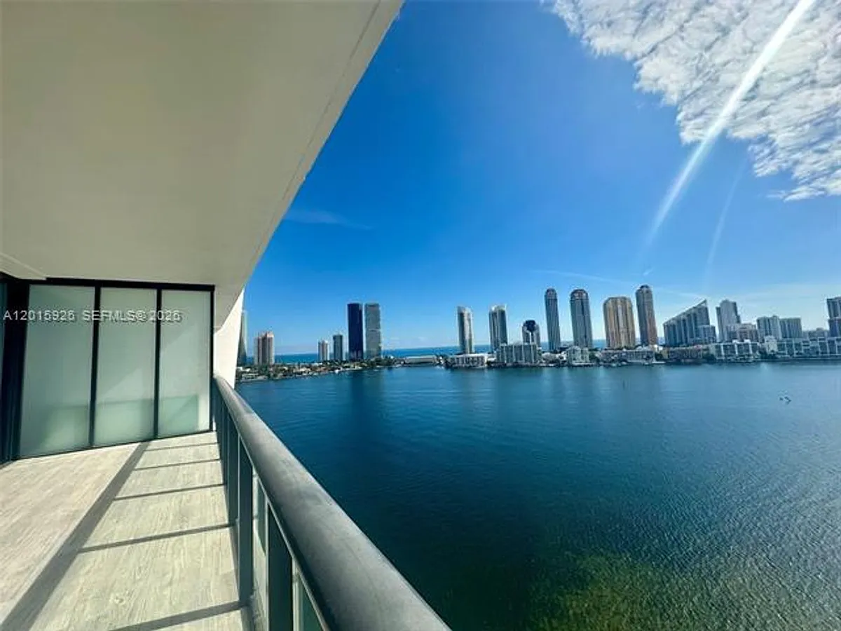 Building Photo - 5000 Island Estates Dr #1202