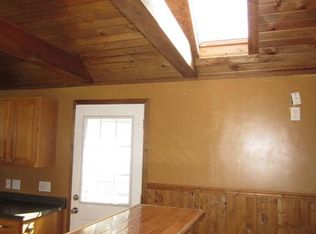 581 East St, Amherst, OH 44001