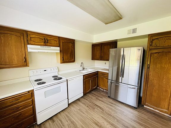 5th image of 6856 Hyde Park Dr Unit D