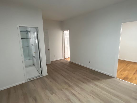 3rd image of 444 W 58th St #4D